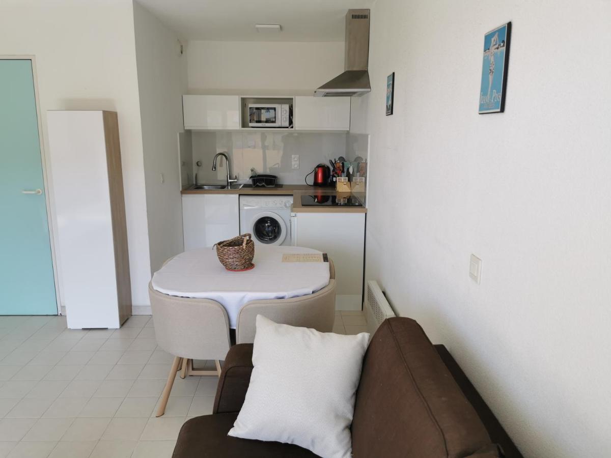 Antibes Les Pins 2 Pieces Vue Mer Piscine Parking Apartamento Exterior foto