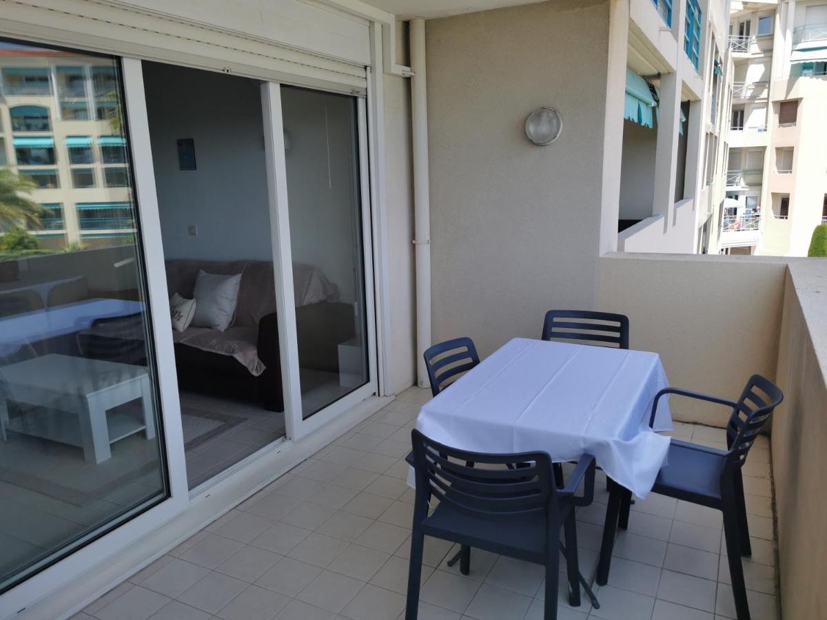 Antibes Les Pins 2 Pieces Vue Mer Piscine Parking Apartamento Exterior foto
